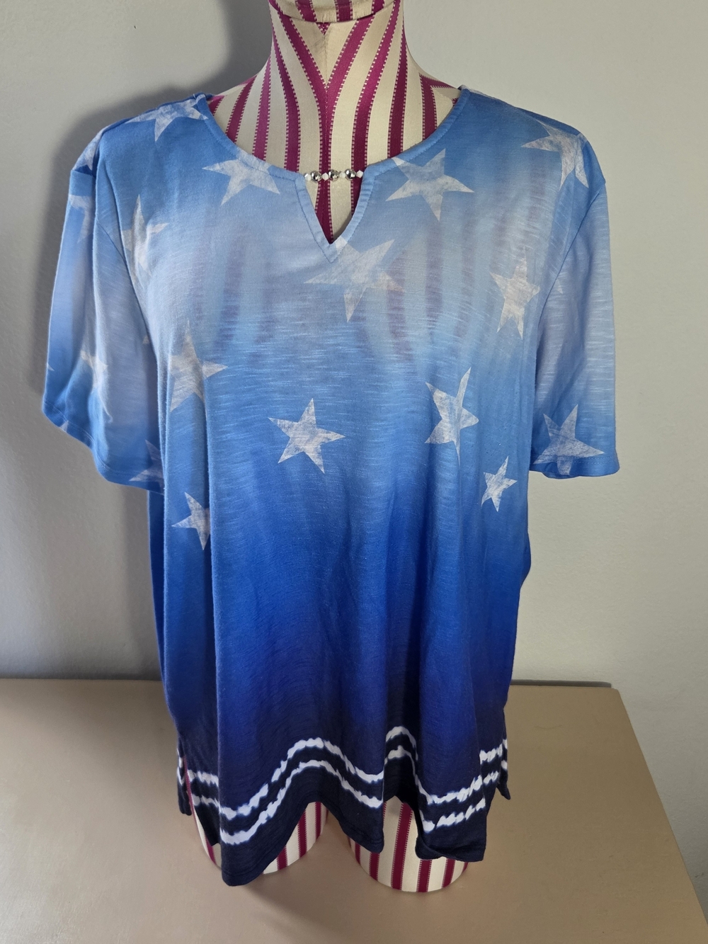 Alfred Dunner Size Large Blue Beaded Star Top Short Sleeve Patriotic July 4th